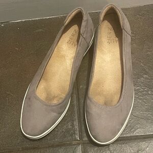 Naturalizer Gray Suede Sam Slip On Round Toe Women’s Sneaker Wedge Size 7.5